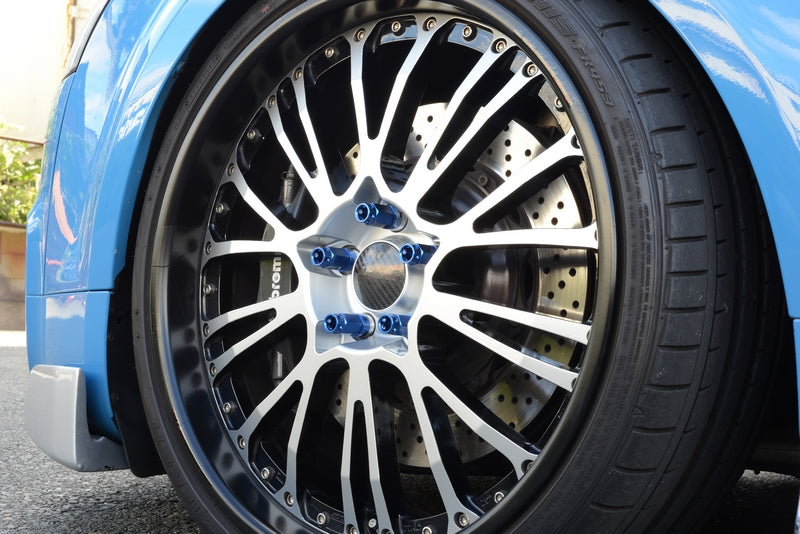 Farbige Radmuttern für Felgen