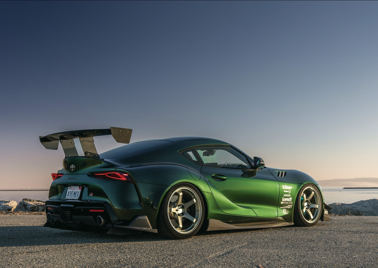 Kompletträder Felgen ADVAN Racing GT Beyond auf Auto TOYOTA Supra