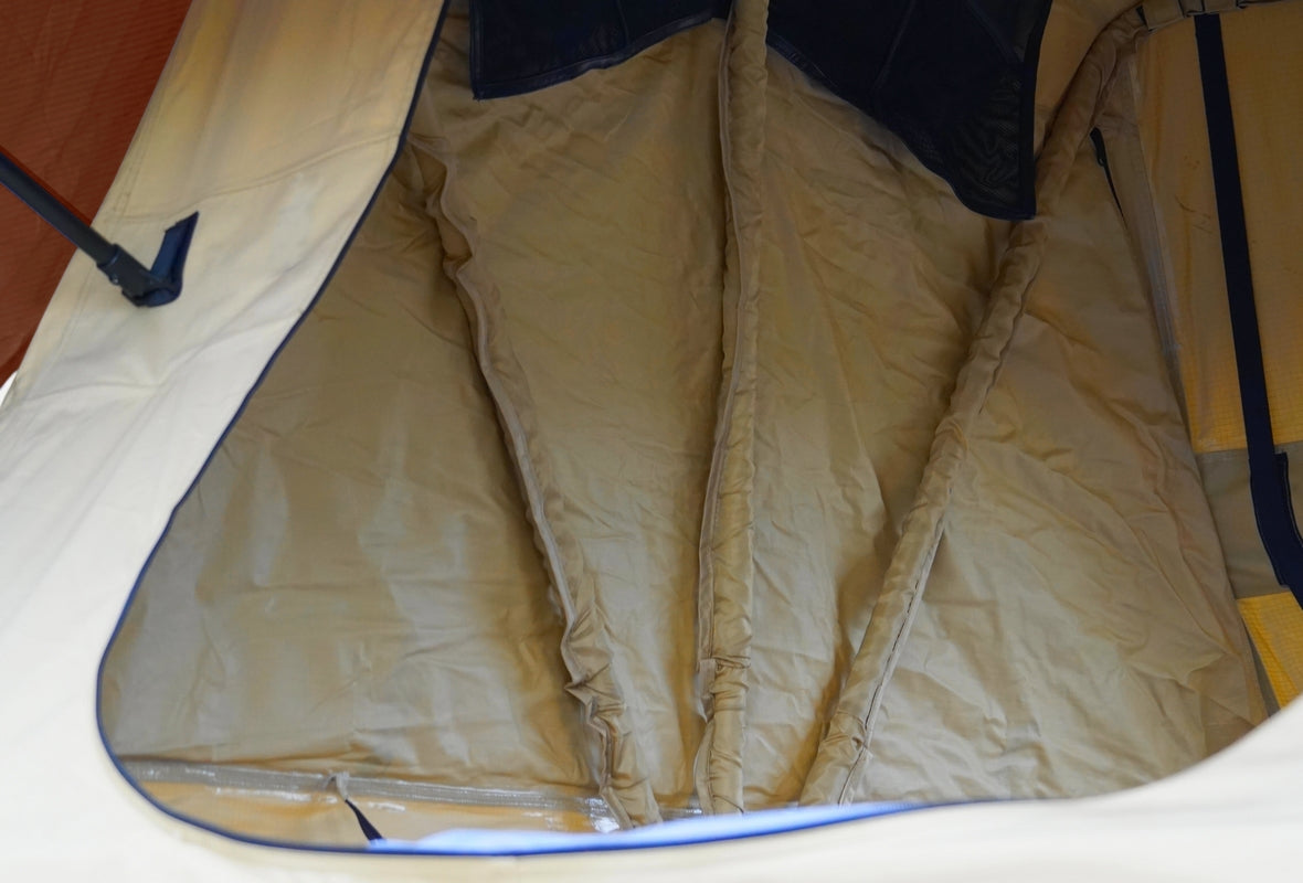 Vela Dachzelt Indie SRT140 Seitenfenster von innen geschlossen.