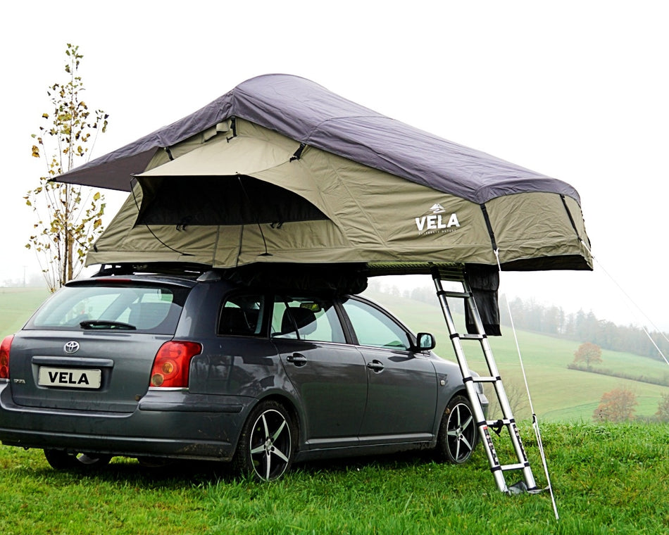 Vela Dachzelt Pro SRT160 auf Auto montiert.