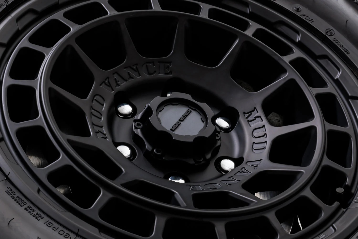 Detailfoto von Komplettrad Felgen WEDS Adventure Mud Vance X Typ F mit Pneu.