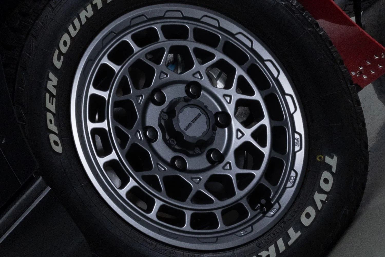 Detailfoto von Komplettrad Felgen WEDS Adventure Mud Vance X Typ M mit Pneu.