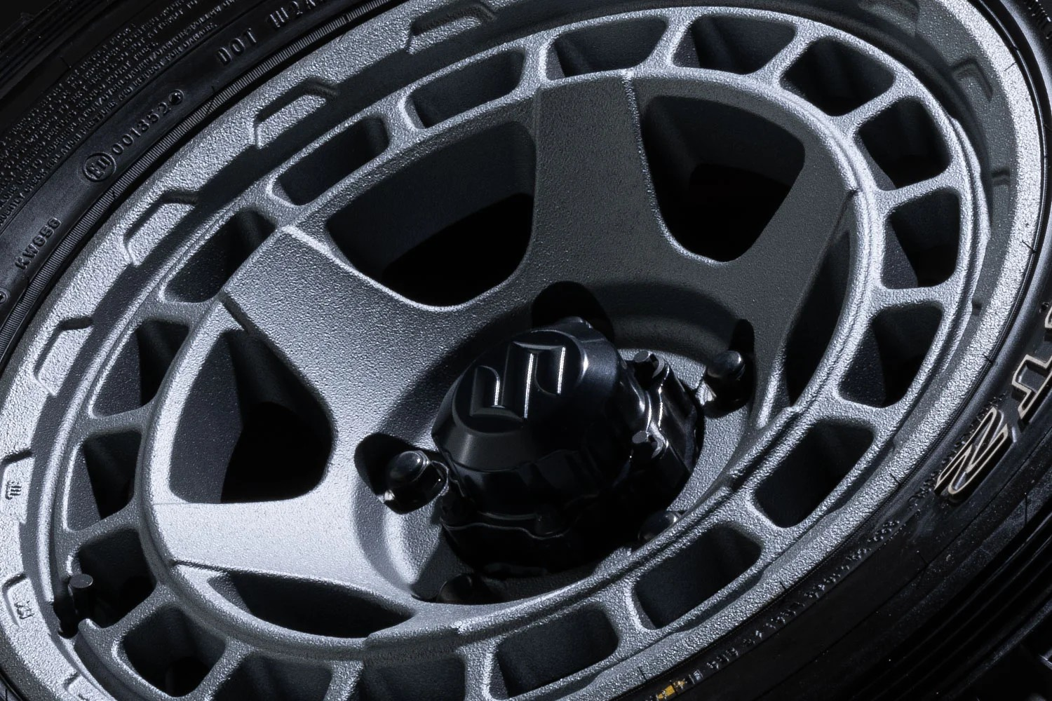 Detailfoto von Komplettrad Felgen WEDS Adventure Mud Vance X Typ S mit Pneu.