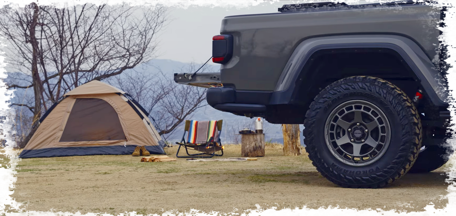 Kompletträder und Felgen WEDS Adventure Mud Vance X Typ S an einem Jeep Gladiator Auto.
